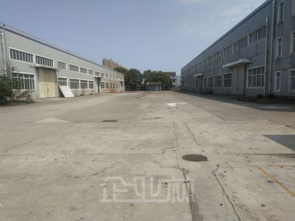 奉贤青村104地块 独院单层4155平米行车厂房出租，可架行车！！