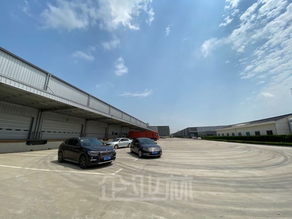 出租：太仓12000平单层火车头厂房，层高14米，大电量，可分割！！
