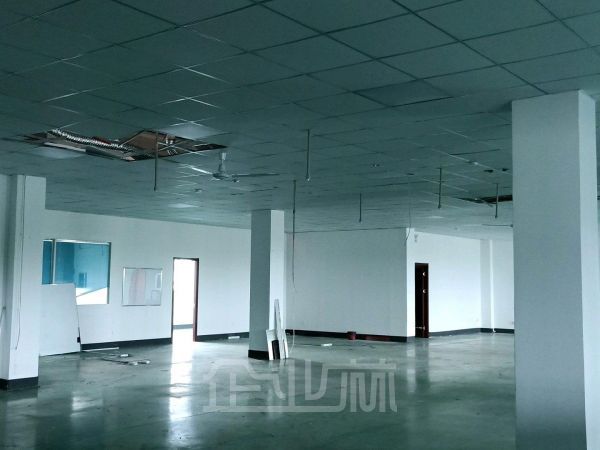 苏州吴江开发区三楼精装修厂房1000平出租