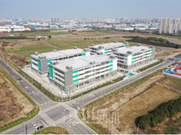 厂房正门图