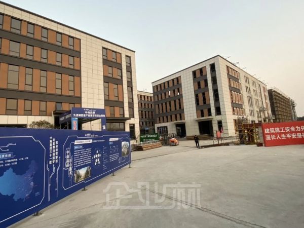 厂房正门图