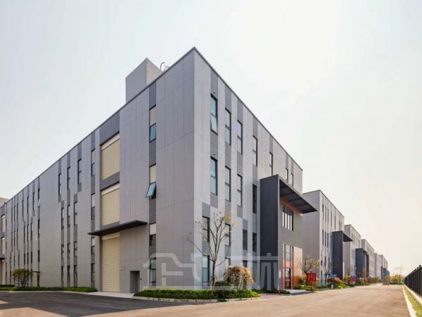 出租：上海松江新桥全多层新双拼厂房1400平！食品包办！单价低！