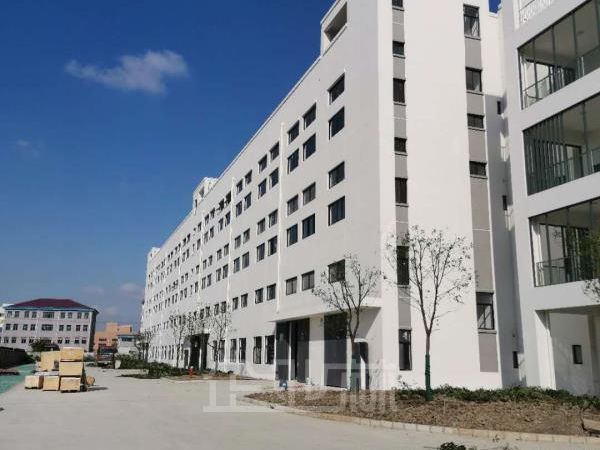 厂房正门图