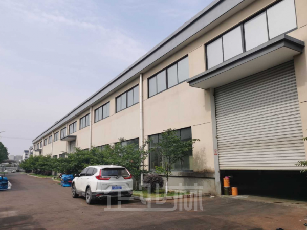 苏州吴江开发区1800平单层可架行车厂房出租