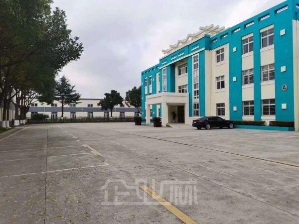 出租104浦东南汇工业区独栋单层厂房2000平~5000平，有行车可环评