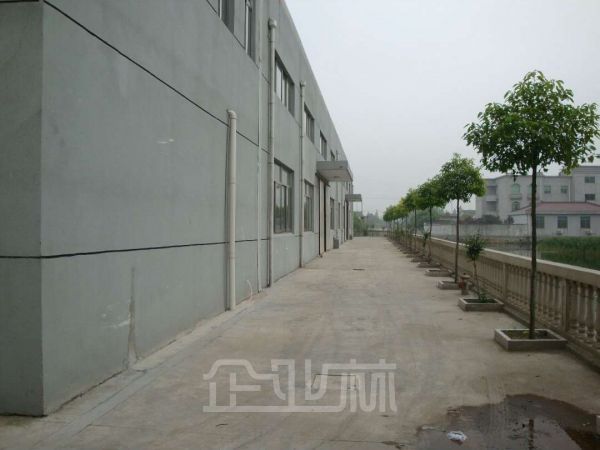 出租太仓双凤稀缺独门独院火车头厂房4500平，带白胚家具环评