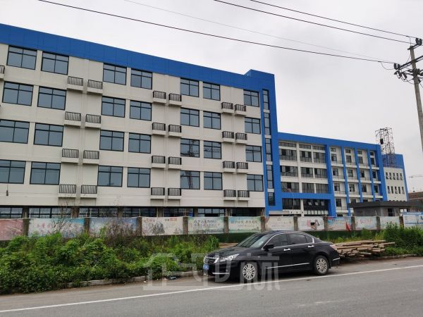 厂房正门图