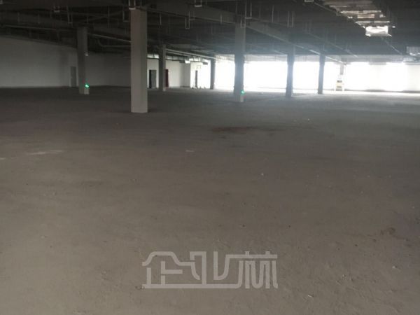 昆山巴城 出租18500平方米多层 厂房  空地大