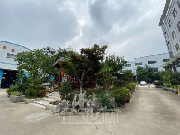 出租：无锡新吴区工业区空中花园厂房1200平，环境优美，带2部2吨货梯！！