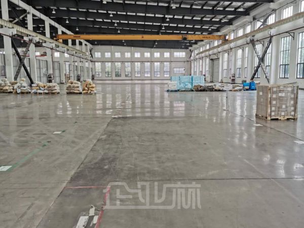 苏州吴江汾湖3100平单层架行车厂房出租