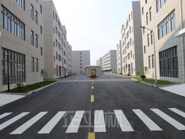 厂房正门图
