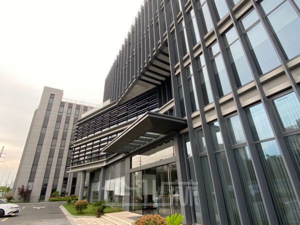 厂房正门图