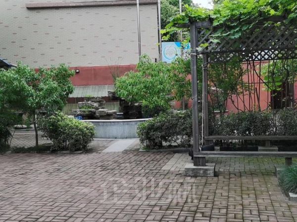 厂房正门图