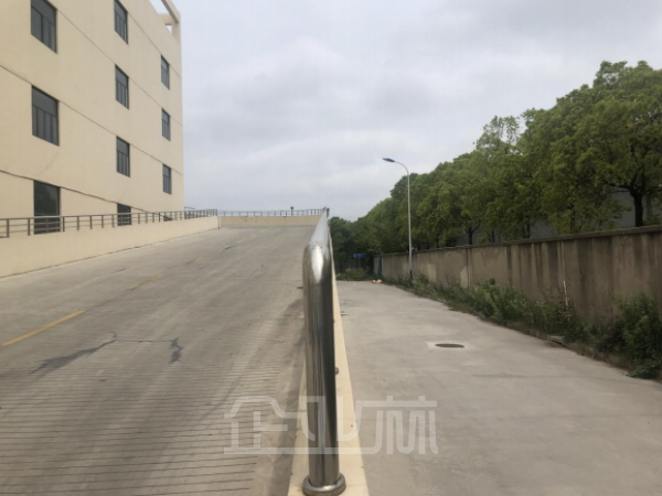 厂房正门图