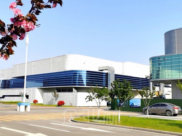 厂房正门图
