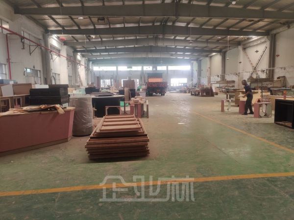 ​出租：无锡新吴区双层厂房底楼2800平，二楼1442平！2吨货梯！