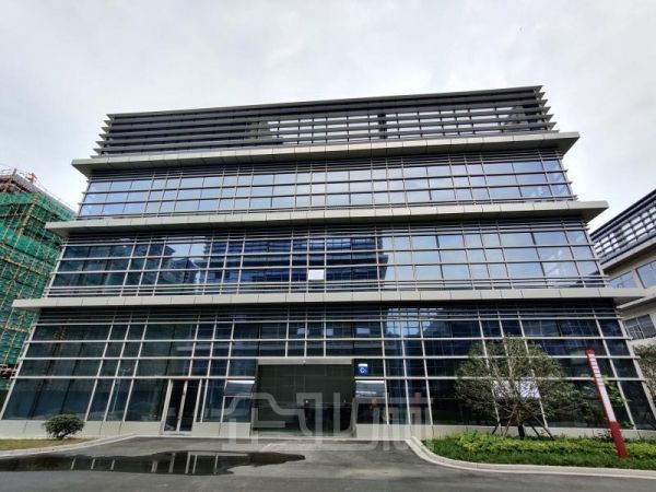 厂房正门图