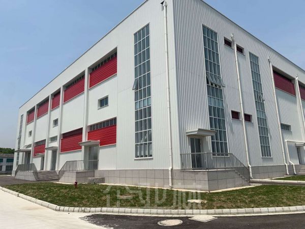厂房正门图