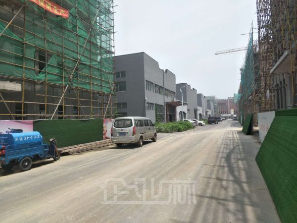 宜兴经济开发区独门独院单层厂房出租面积18000平，行车可架设30吨，形象好，大车进出方便
