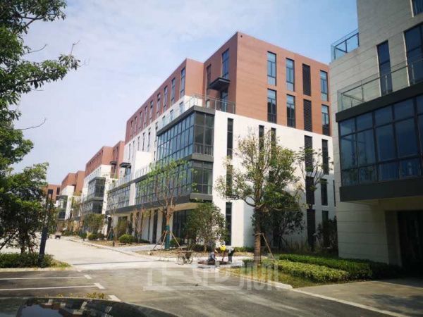 厂房正门图