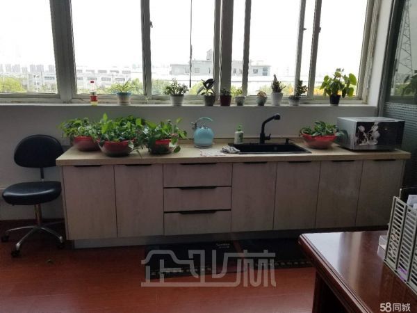 厂房正门图
