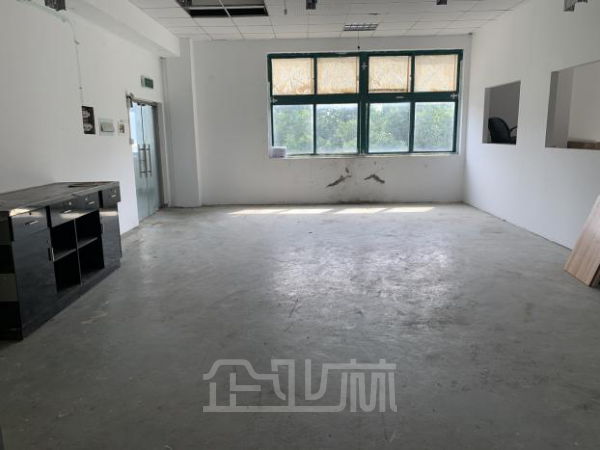 ​  出租：上海嘉定陈翔路地铁站附近办公+仓储1240平低价出租，可分割！！