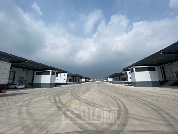 出租：松江新桥全新高标三层厂房、物流仓库2993-4183平！！