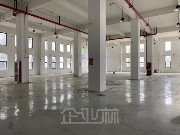 地铁口 104工业板块 现房2620平米