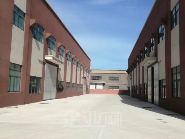 启东高新区2900平单层火车头厂房对外出租   租金0.42元/天/平米（含税）