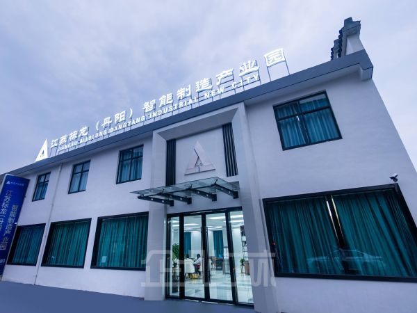 厂房正门图