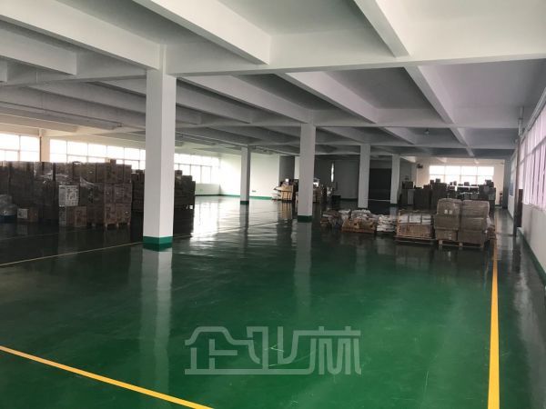 自有仓库出租：新区厂房仓库四楼，500平新仓库，挑高5米，有货梯，有停车场地