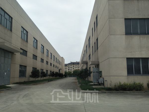 吴江南部新城中山南路独门独院15497.05平方标准厂房出租