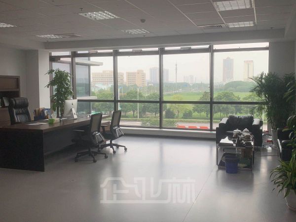 厂房正门图