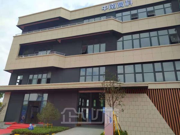 厂房正门图