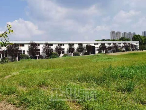 常州武进区4000平米厂房出租，大车进出方便，空间利用率高，可架行车！