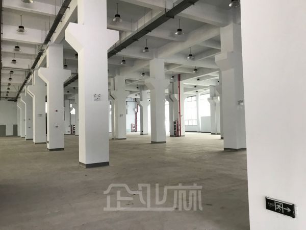 出租 江苏常熟多层厂房16000平，可整层分租4000平！！