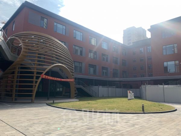 厂房正门图