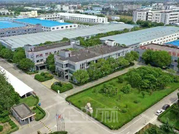 出租庄行20000平火车头厂房 高12米 大吨位行车 配套齐全