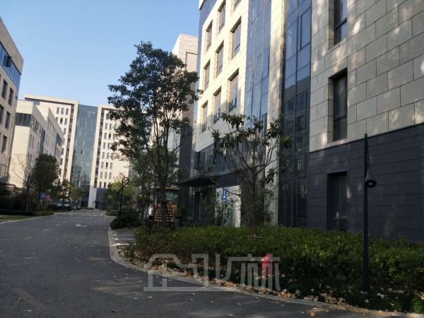 出售宝山独栋3400平 104块 1/7号线地铁站 开发商项目