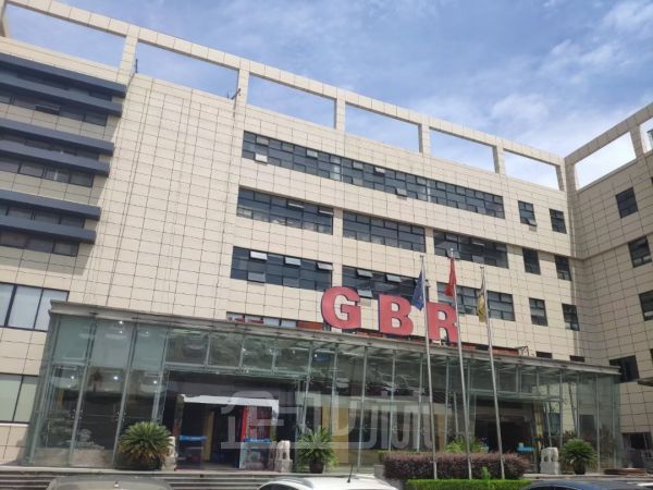 厂房正门图