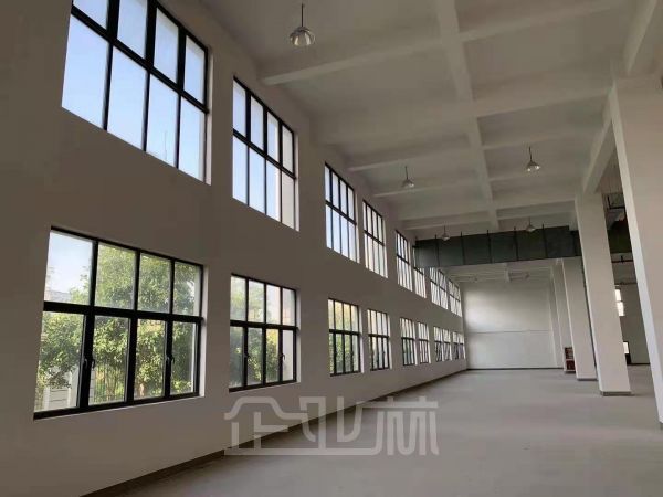 厂房正门图
