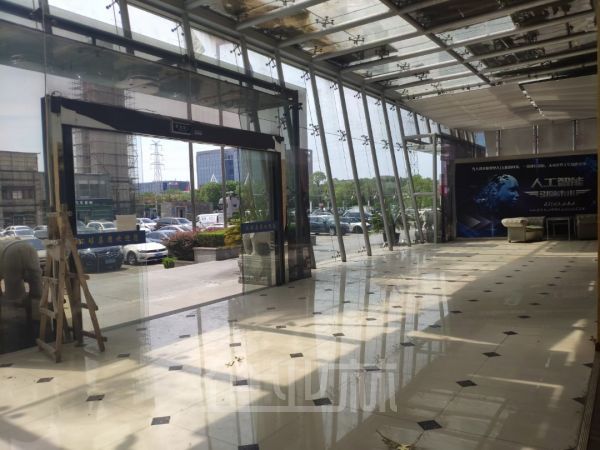 厂房正门图