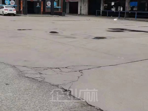 出租 无锡锡山区芙蓉四路独院7500平方仓库 带宿舍楼 场地非常大