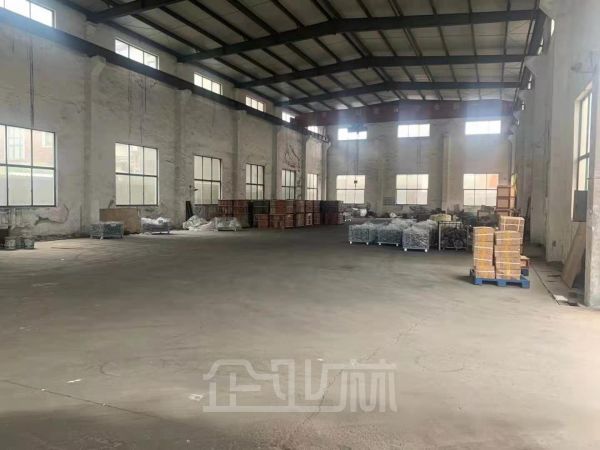 出租浦东仓库5800平 高12米 可做独门独院 价格美丽