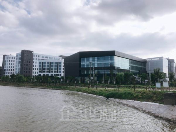 厂房正门图