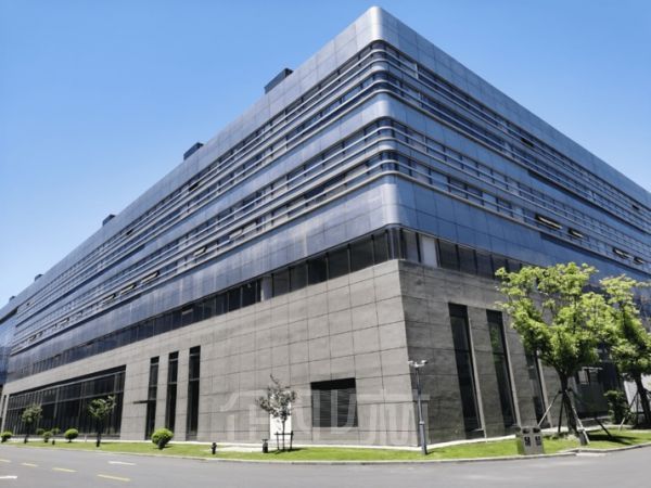 洞泾厂房出租8000平 高11米带行车 房东直招 政策条件好