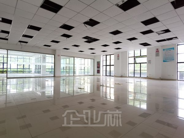 厂房正门图