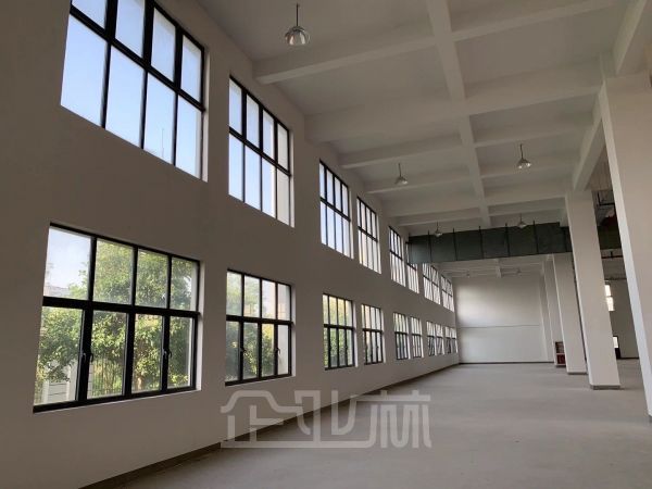 厂房正门图