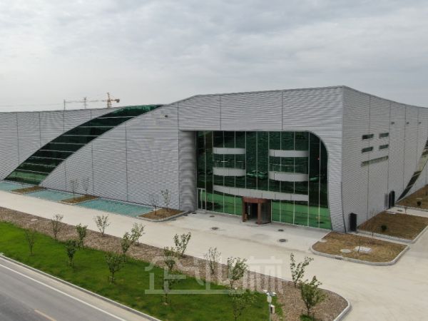厂房正门图