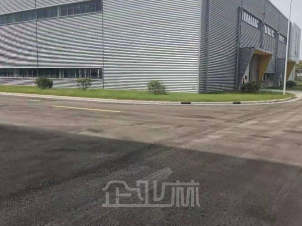 开发区核心地段，单层钢结构厂房，层高12米，双证齐全